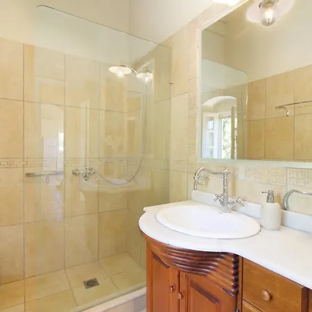 Stone بيت للعطل