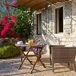 Hébergement de vacances Stone Khalikerí